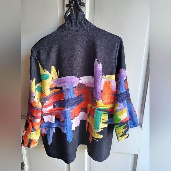 Damee Colorful Abstract Button-Up - Picture 2 of 3